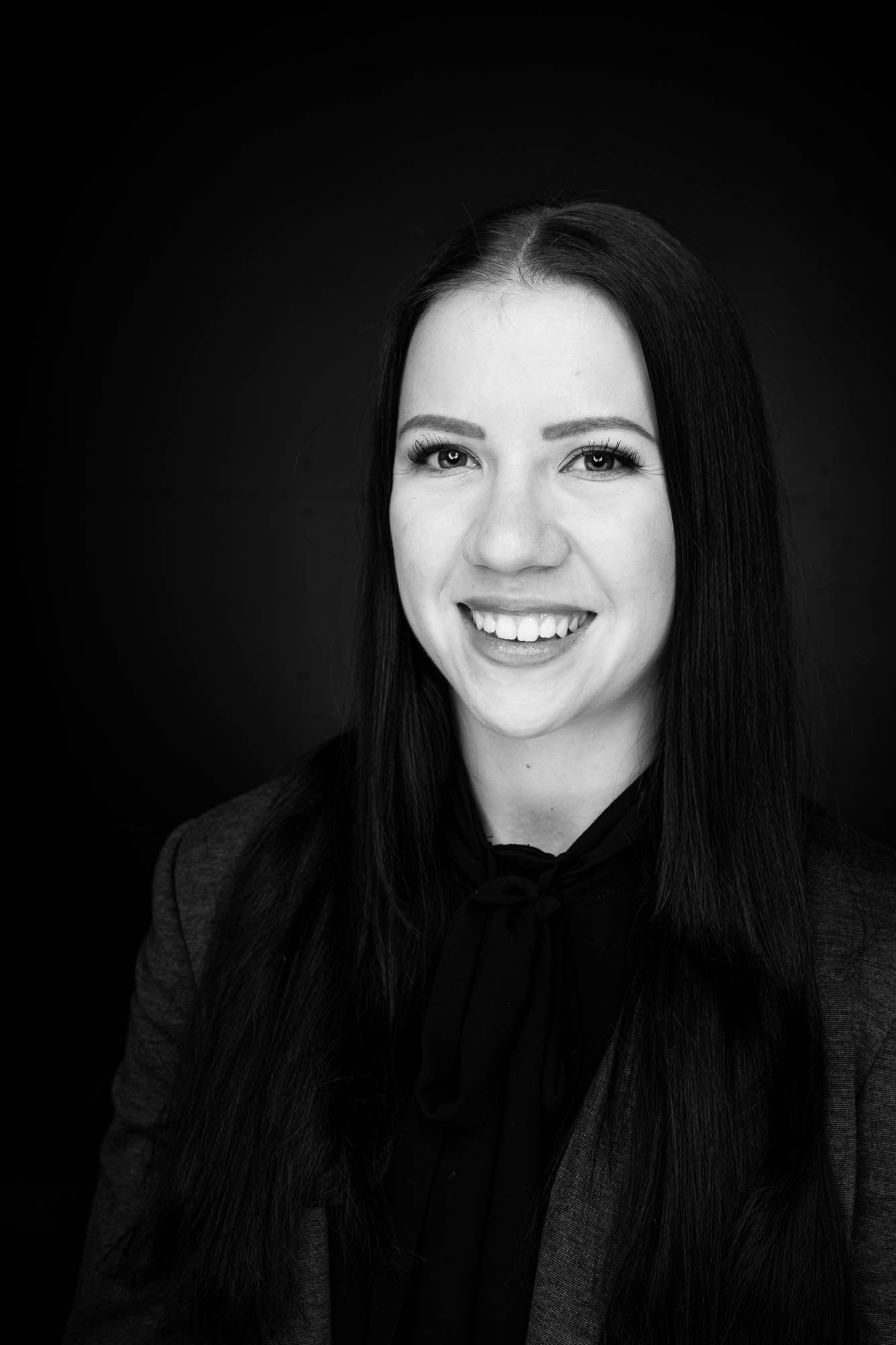 Export x3 Headshot  06298 Dez 01 2019 Headshots 2019  Miro Nicole Nadine